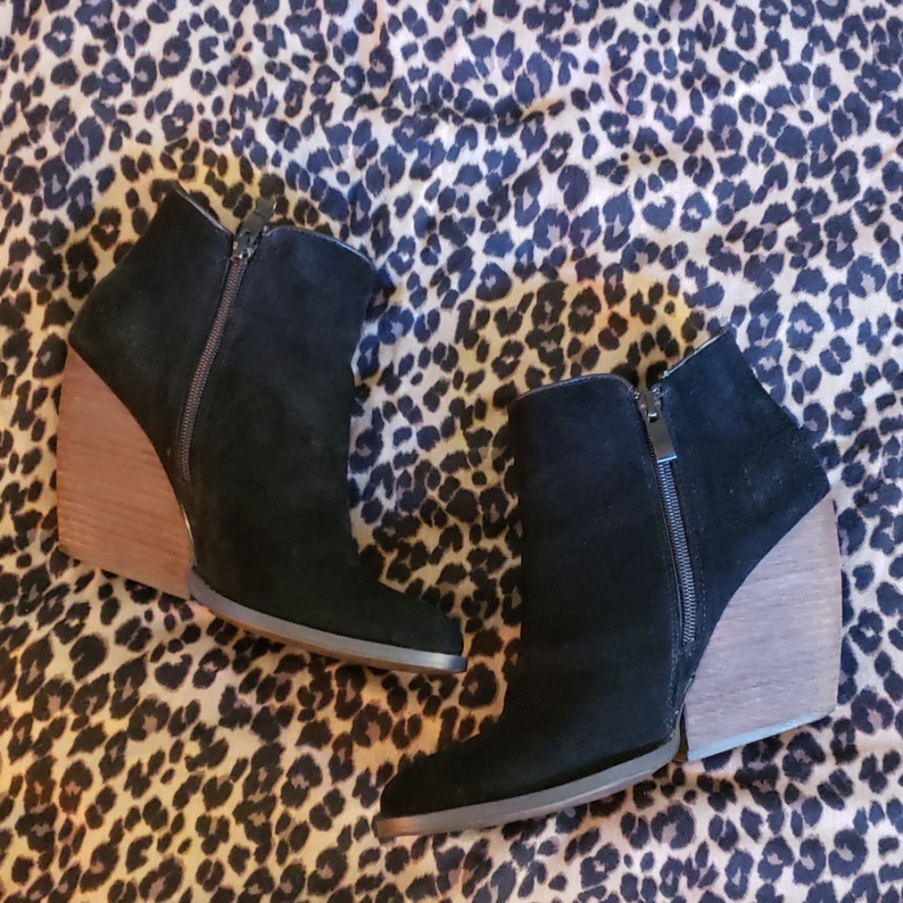 Very Volatile Whitby Boots, Size 8
